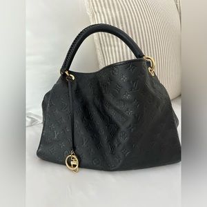 Louis Vuitton Artsy MM
